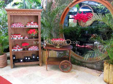 Fotos de decora��o - estante r�stica para bem-casados